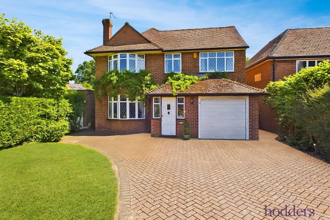 Thumbnail Detached house to rent in Ferndale Avenue, Chertsey, Surrey