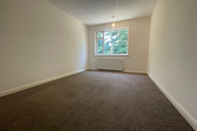 14, Birkdale Close, Hull photo 4