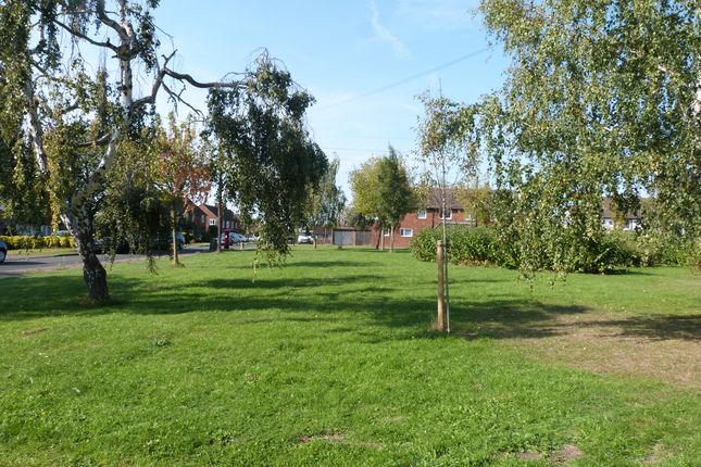 27, Thaxted Way, Waltham Abbey photo 2