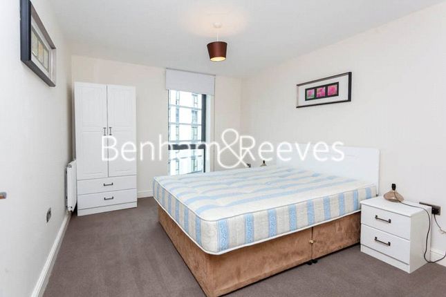 Flat 14, Bailey Court, 2, Lingard Avenue, London photo 3