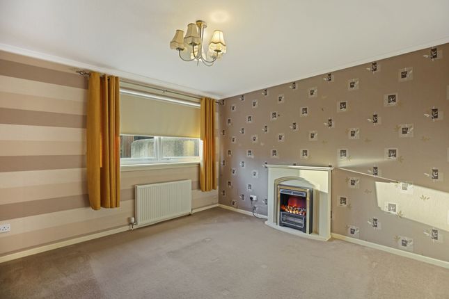 4 Gigha Place, Broomlands, Irvine photo 2