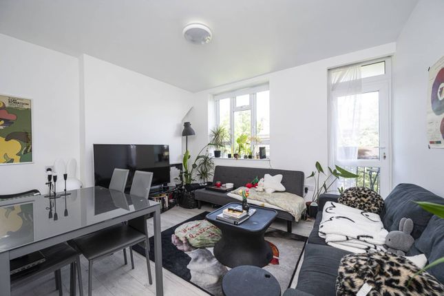 Thumbnail Flat to rent in Whiston Road, Bethnal Green, London