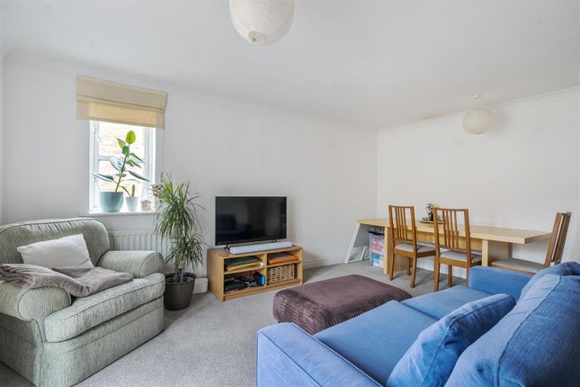 22, Chapel Mews, Chippenham photo 3