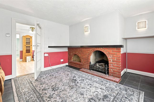 75, High Street, Great Wakering photo 4