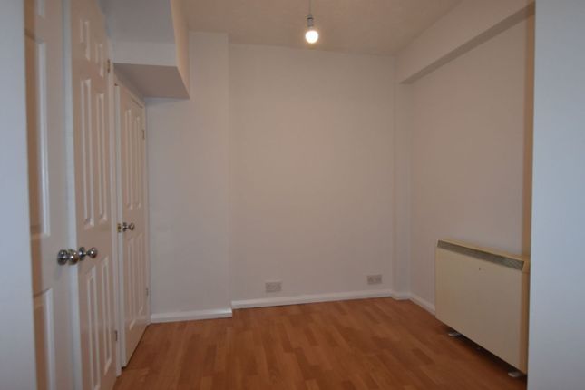 32, Challis Place, Bracknell photo 4