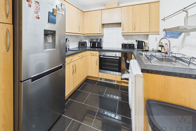 Flat 9, Jacobs Court, Crawley photo 4