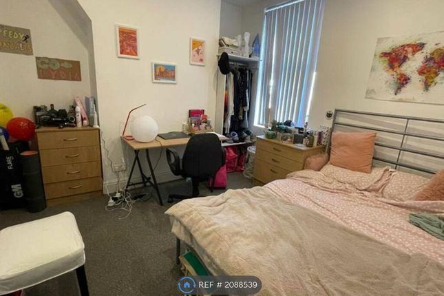 Room to rent in Hawarden Avenue, Liverpool