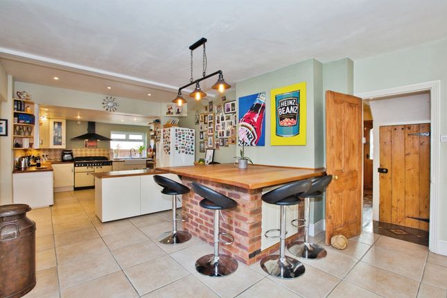 4-bed house on Glen View Villas, Holcombe Hill, Radstock, £585,000
