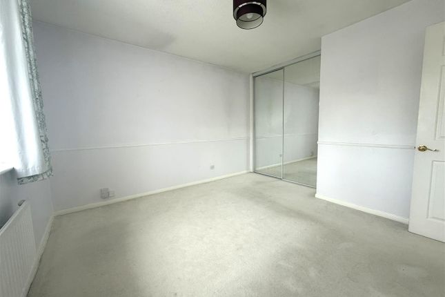 32, Braunston Drive, Hayes photo 3