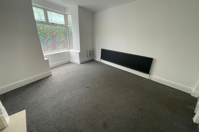 2 Paisley Terrace, Leeds photo 2