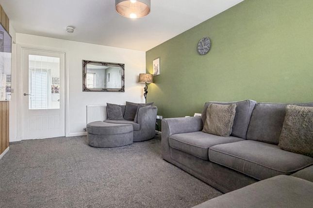 8, Dove Court, Elgin photo 3