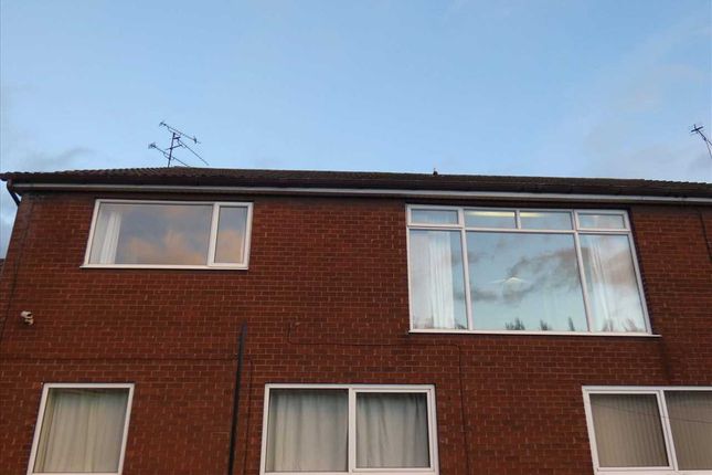 Flat to rent in Warwick Road, Scunthorpe