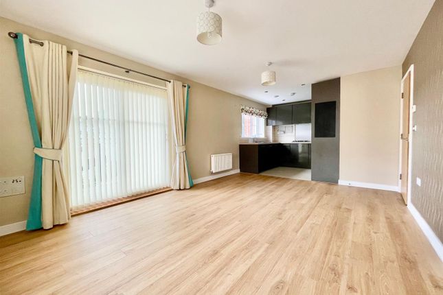 15, Churchill Court, Dunton Green photo 2