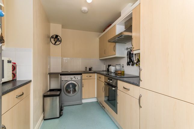Flat for sale in Watney Close, Purley, London