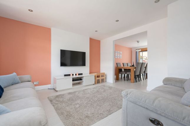 2 Cairnwell Place, Dunfermline photo 4