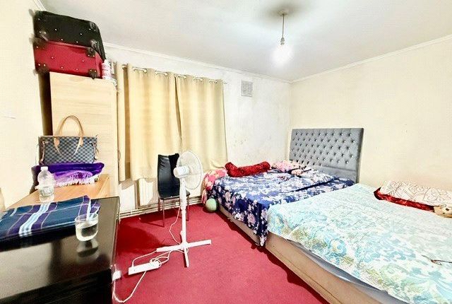 8, Forest Drive, London photo 4