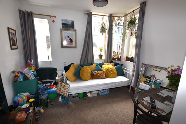 9, Fore Street, Redruth photo 2