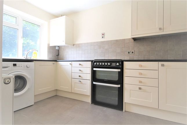 15, Fircroft Court, Surrey photo 3