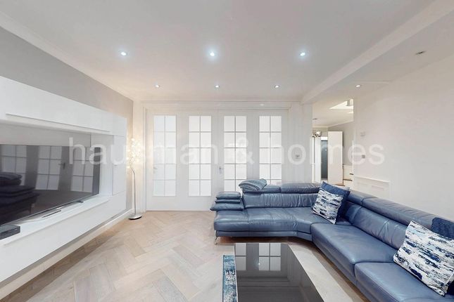 49, Cranbourne Gardens, London photo 3