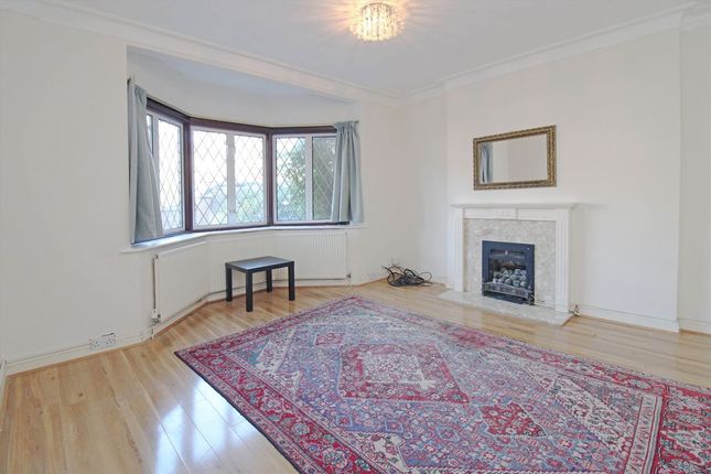 St. Dunstans Avenue, London photo 3