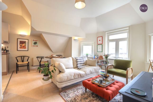 64 Silas Court,, Lockhart Road, Hertfordshire photo 2