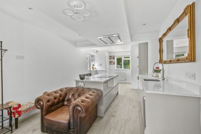 Braden Oak,, Carrs Drive, High Wycombe photo 4