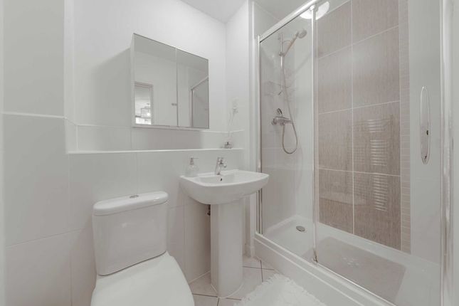Flat for sale in Glengall Road, London