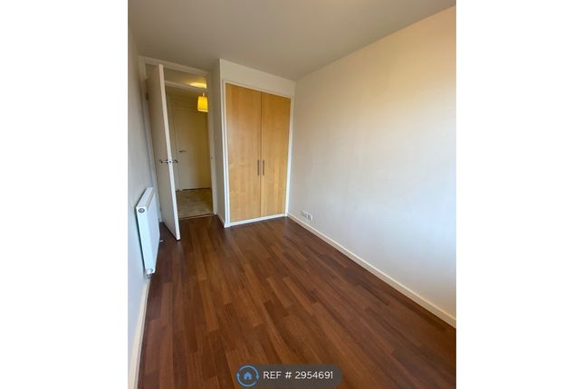 Flat, Oaklands Court Somerstown, Chichester photo 5