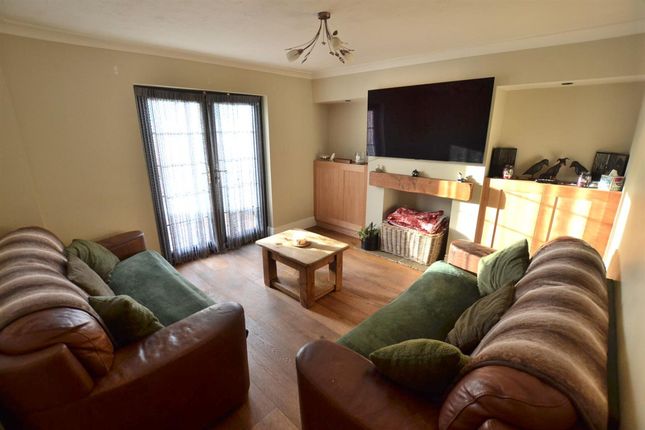 136 Derby Road, Loughborough photo 3