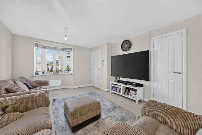 69, Harlequin Crescent, Bedford photo 2