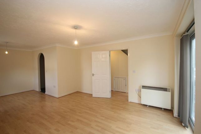 25, Yeo Valley, Yeovil photo 2