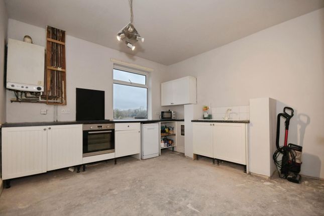 33, Hollin Hill Road, Chesterfield photo 3