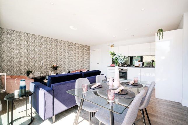 1 bedroom flat for sale in Mill Mead, Staines-Upon-Thames