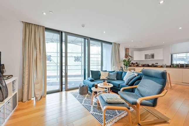 Flat for sale in Arc Tower, Ealing, London