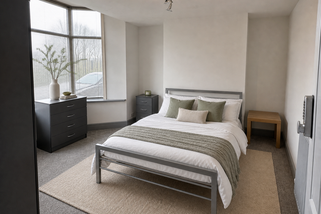 1-bed flat on 125 Macclesfield Road, Room 5, Buxton, £495/mo