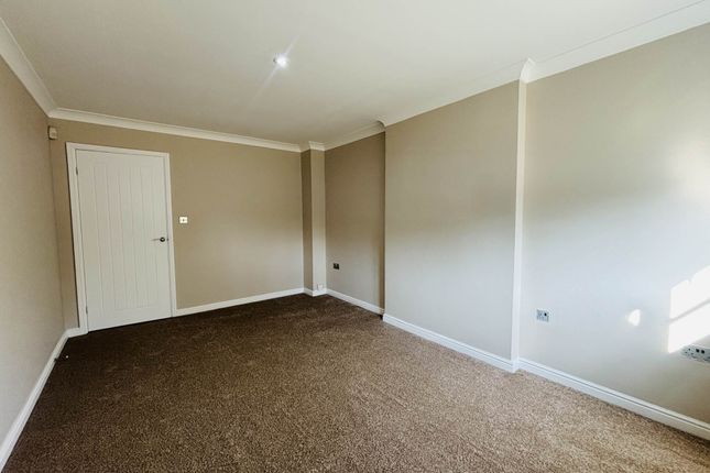 1, Monash Close, Liverpool photo 4