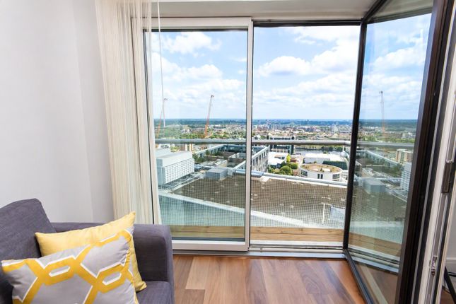Apartment 2607, Talisman Tower, 6, Lincoln Plaza, London photo 4
