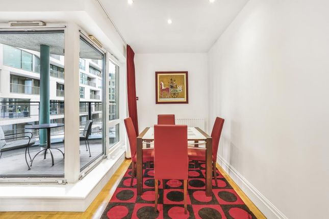 129, Warren House, Warwick Road, London photo 3