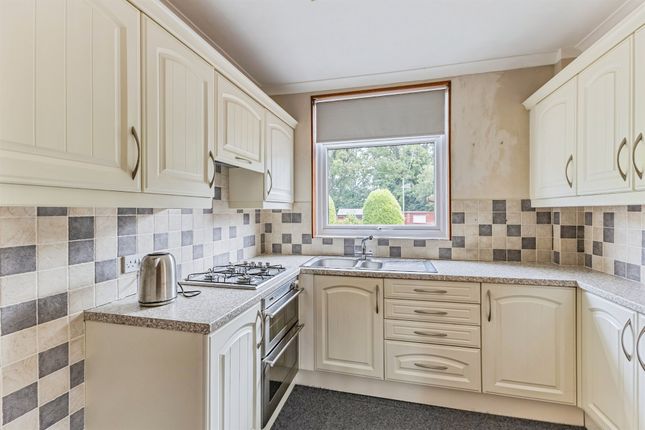 55, Hamlin Lane, Exeter photo 3