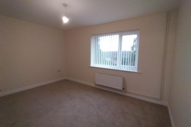 Bramcote Lane, Wollaton, Nottingham photo 5