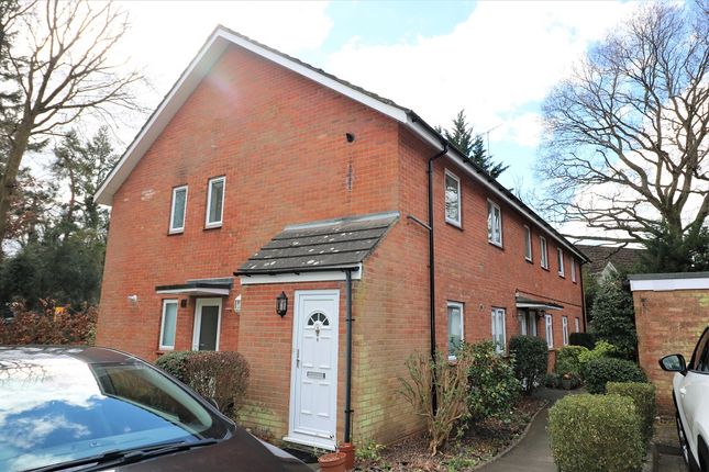 Flat to rent in Canonsfield Road, Welwyn