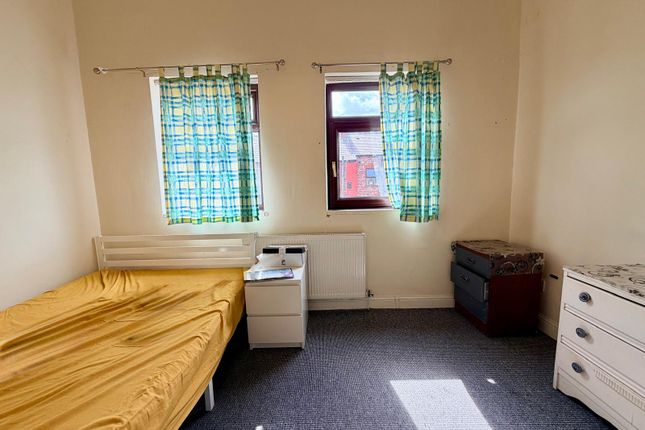 First Floor, 734A, Oldham Road, Manchester photo 3