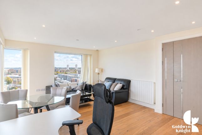 Flat 1305, Hampton Apartments, Duke Of Wellington Avenue, London photo 5
