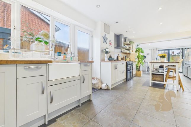 74, Seaview Avenue, West Mersea Colchester photo 4