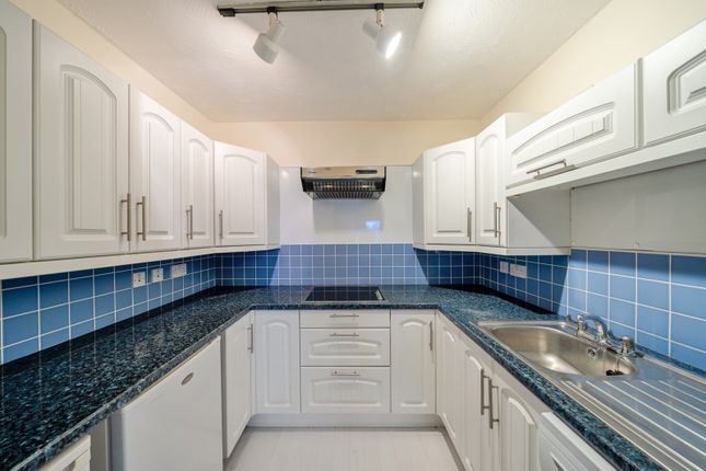 Flat 46, Lutyens Lodge, 523, Uxbridge Road, Pinner photo 2
