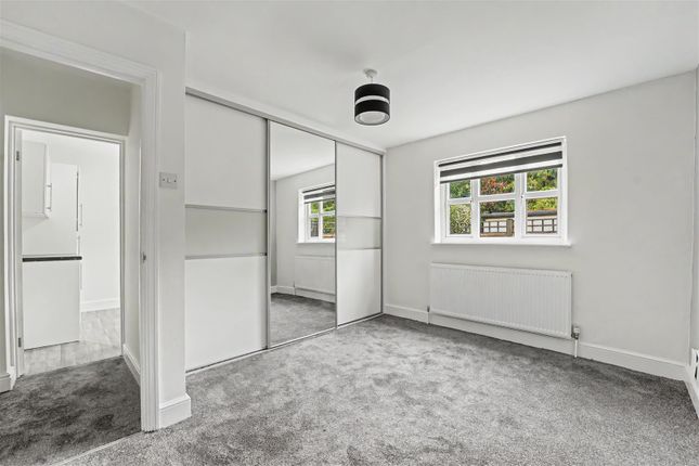 12A, Layard Road, Enfield photo 4