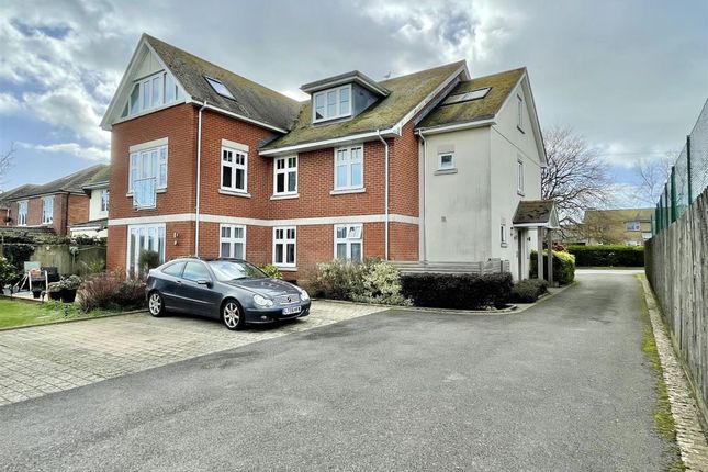 2-bed flat on Flat 2, 14 Fernhill Avenue, Weymouth, £220,000
