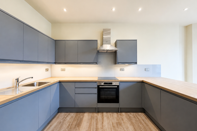 2, Carlyle Road, Ealing photo 3