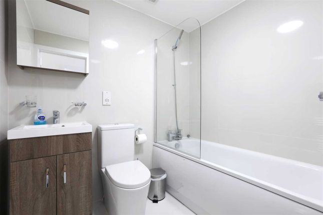 Flat for sale in Saddlers Place, Hounslow