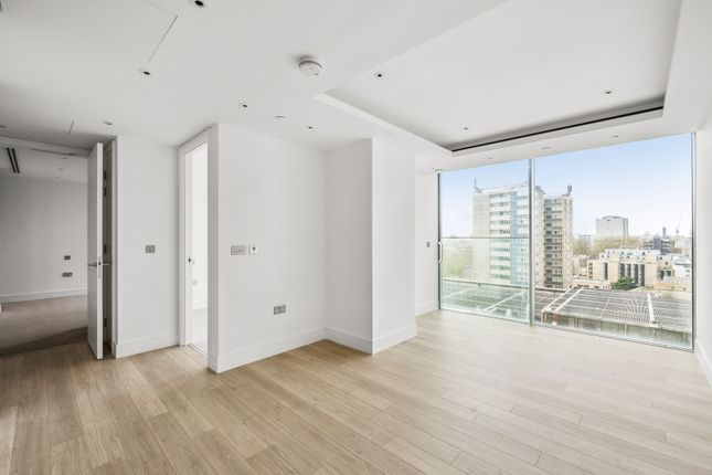 Thumbnail Flat for sale in Carrara Tower, Bollinder Place, London